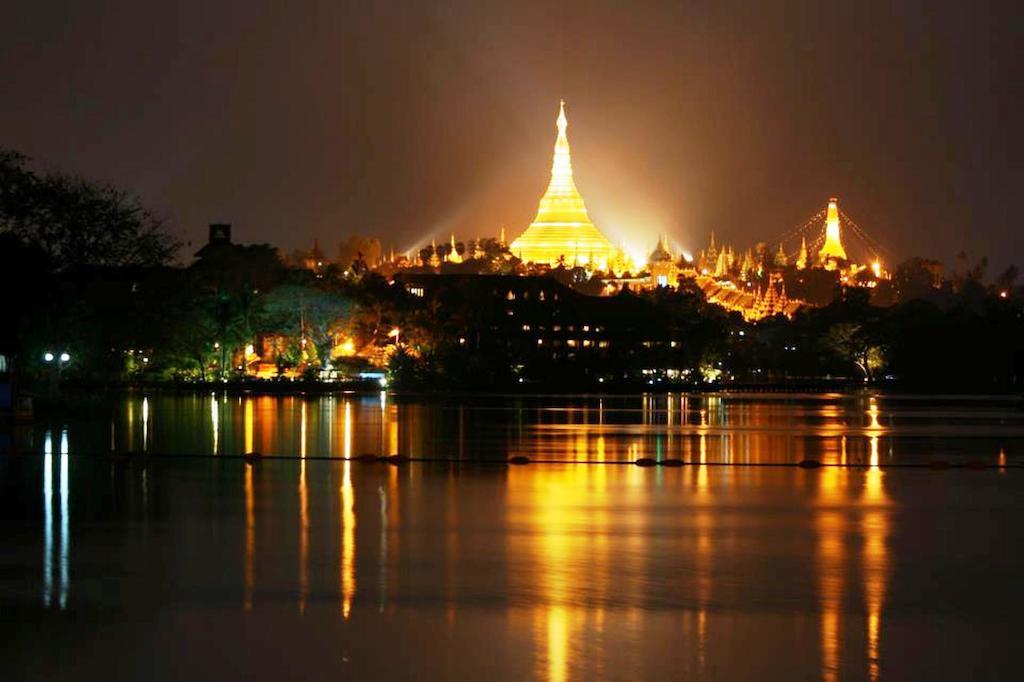 May Shan Hotel Yangon Bagian luar foto