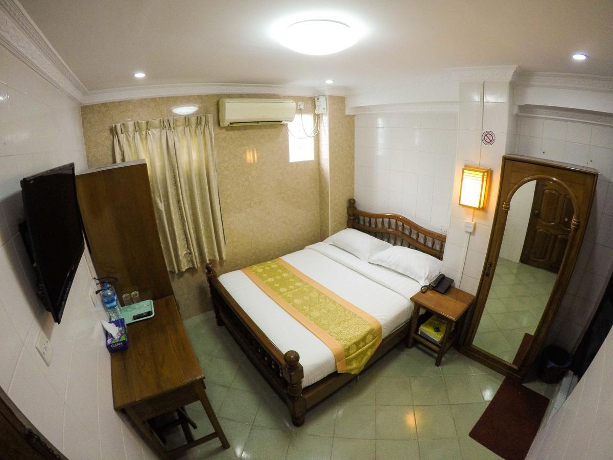 May Shan Hotel Yangon Bagian luar foto