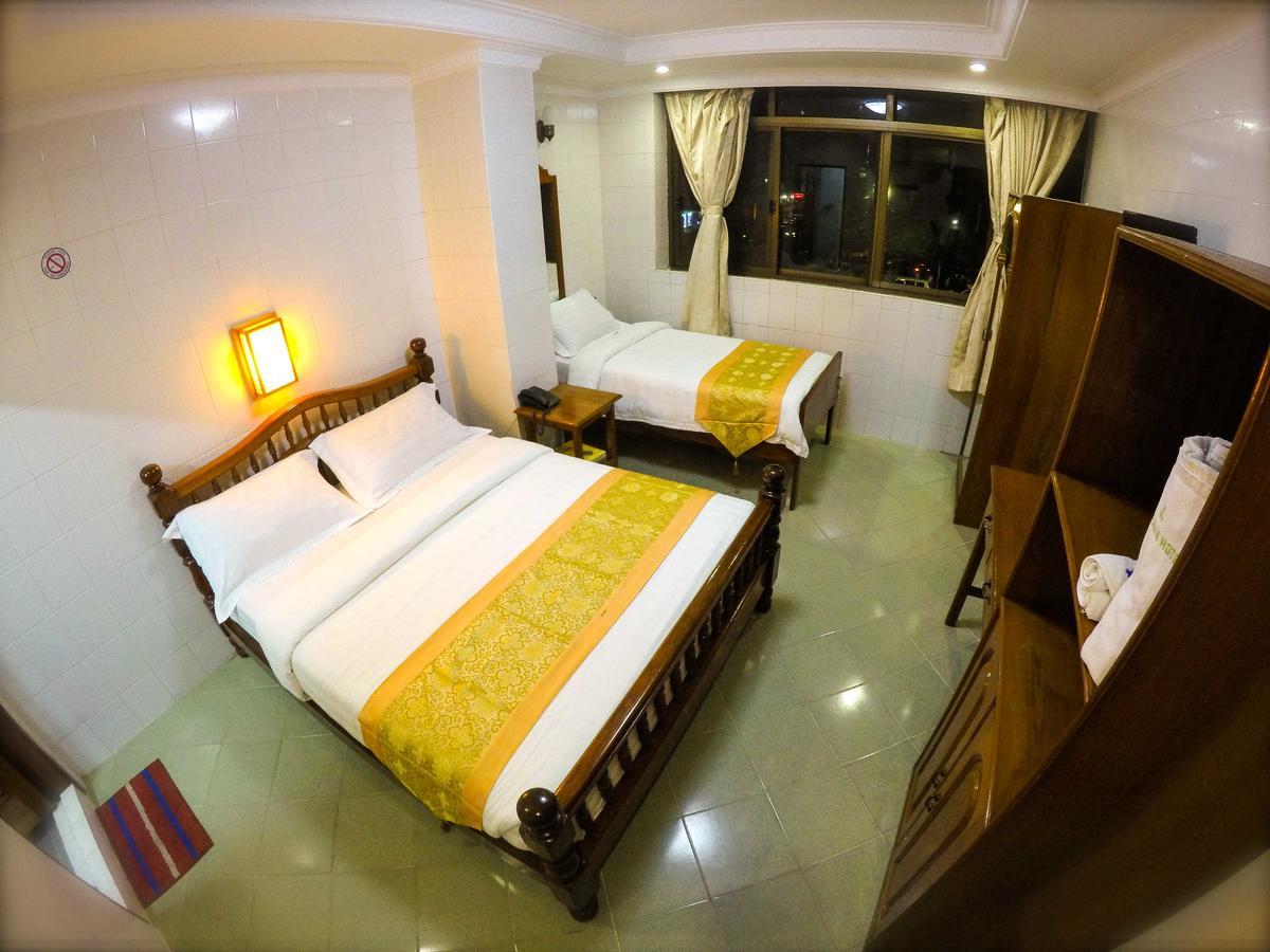 May Shan Hotel Yangon Bagian luar foto