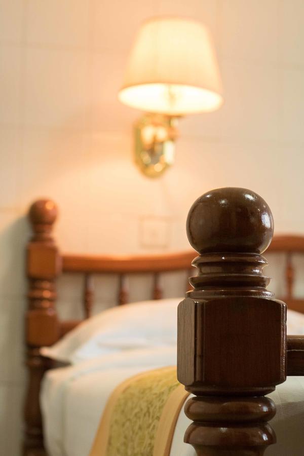 May Shan Hotel Yangon Bagian luar foto