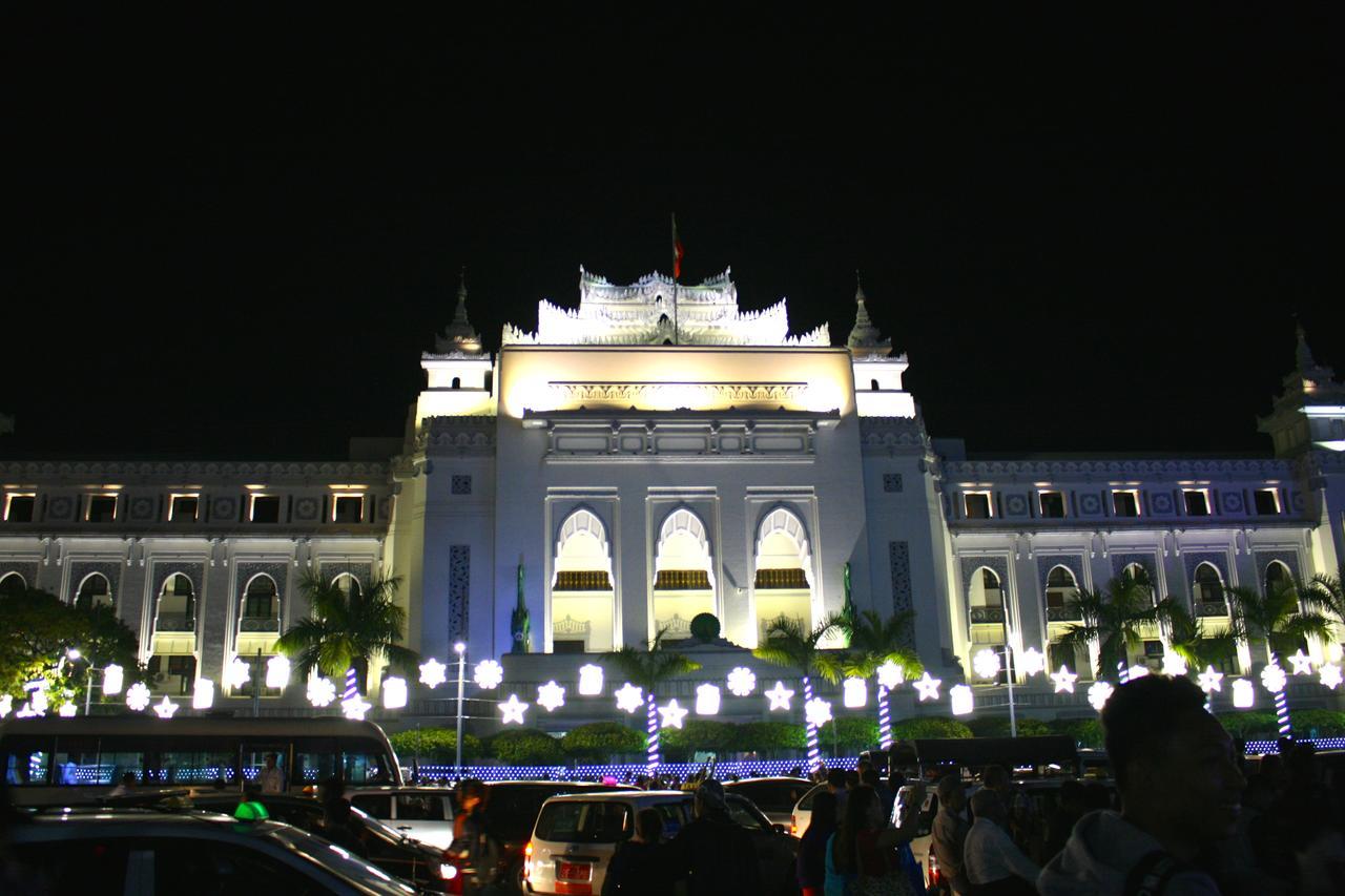 May Shan Hotel Yangon Bagian luar foto